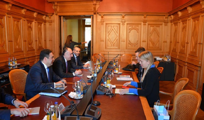 Azerbaijan invites Swiss companies to invest in non-oil sector 
